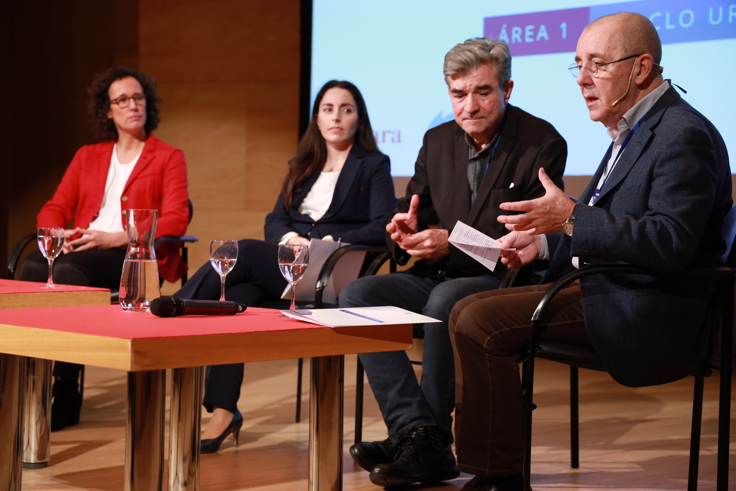 La sostenibilidad del ciclo urbano del agua a debate en la primera jornada del seminario internacional