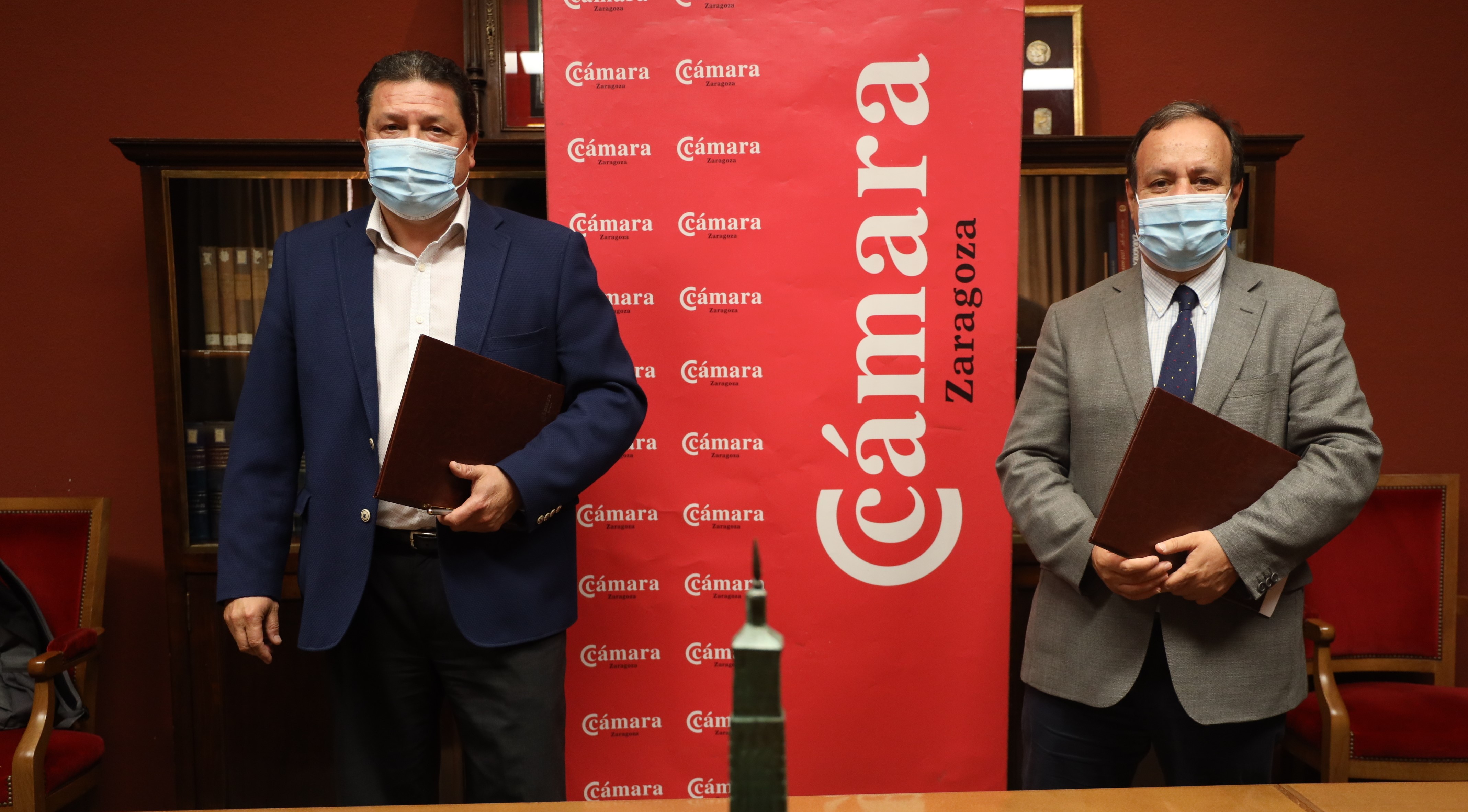 Convenio entre la Cámara y FECOM para impulsar el comercio de ciudad