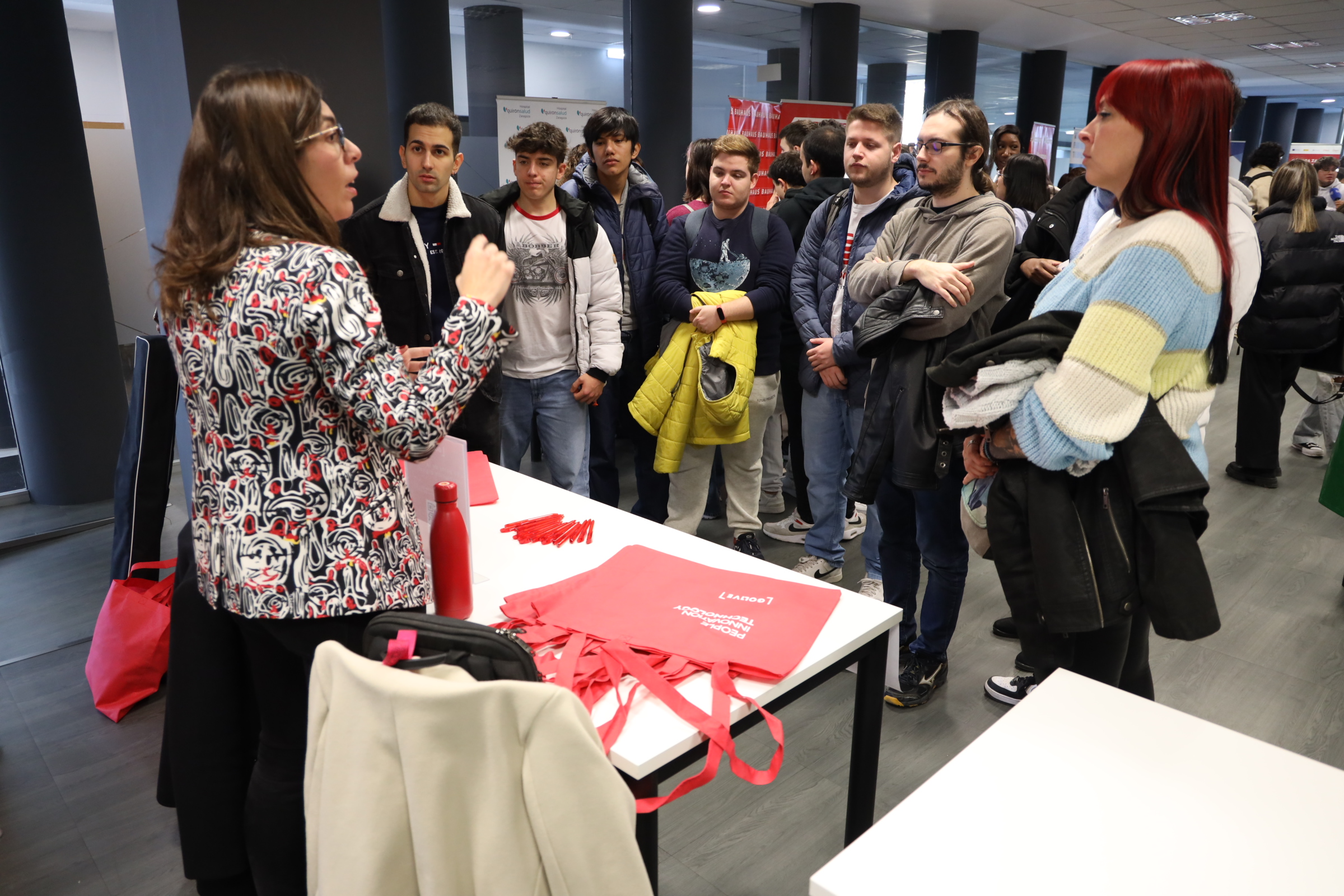 300 estudiantes y 35 empresas en la I Feria de FP Dual