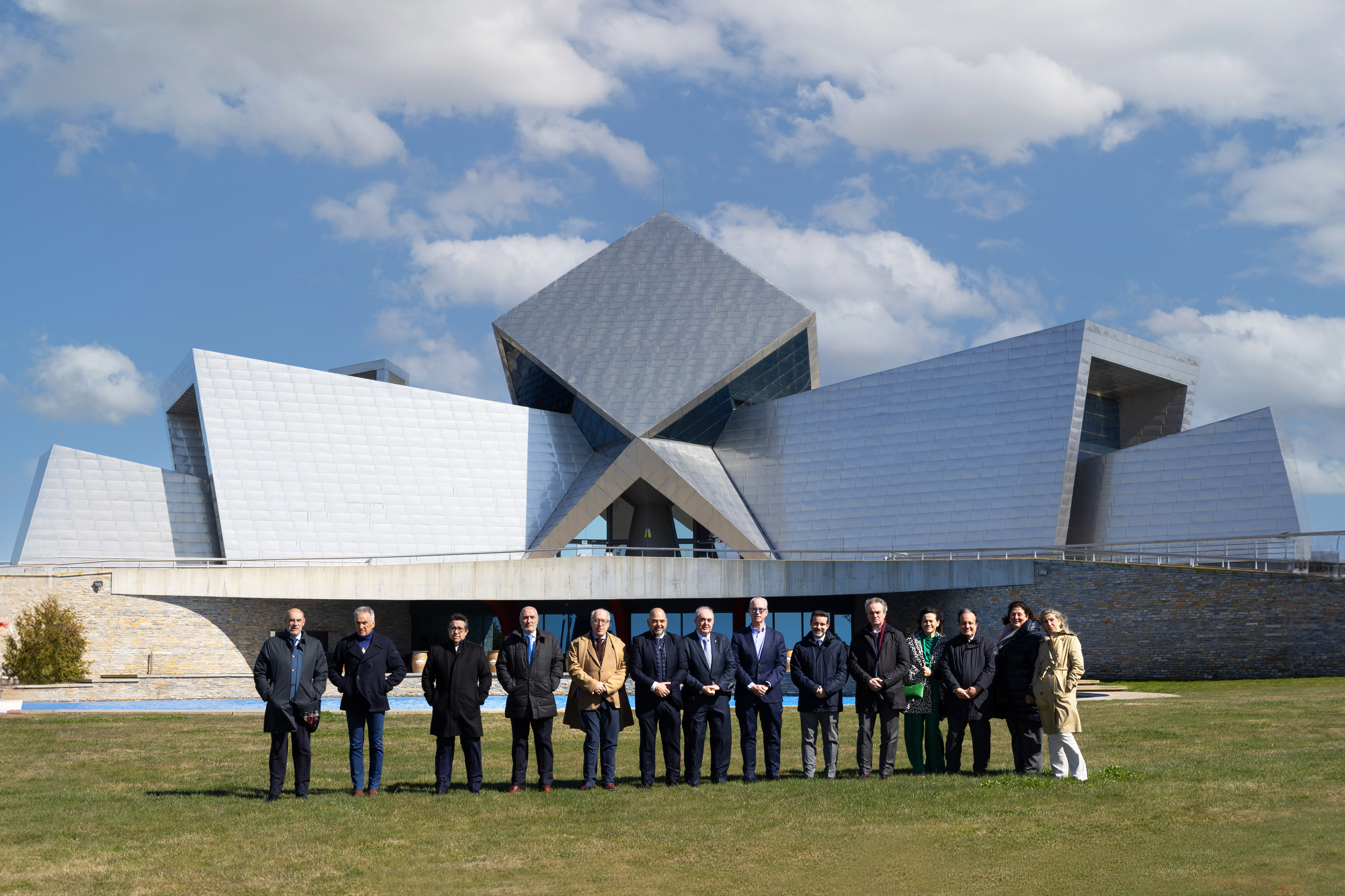 La falta de mano de obra, los conflictos armados y el descenso de la demanda, los problemas que más preocupan al empresariado aragonés