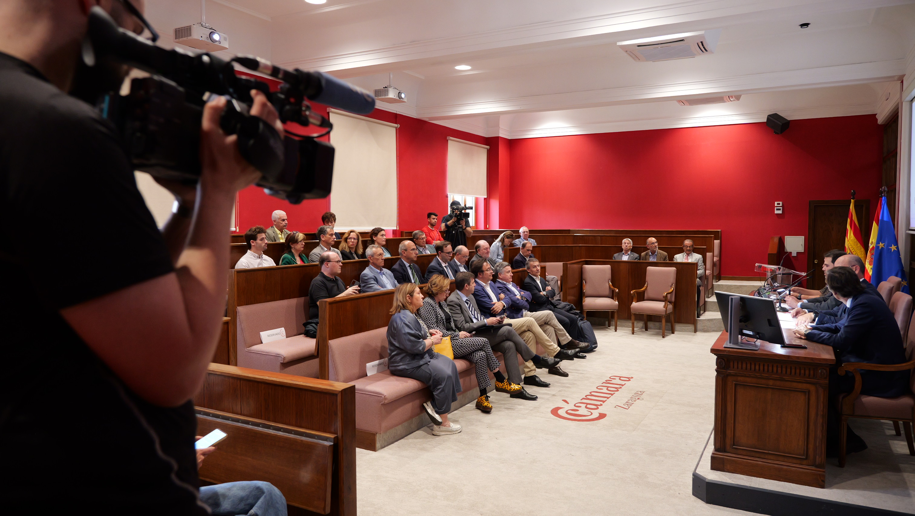 Presentación de un estudio sobre la evolución económica y social de España
