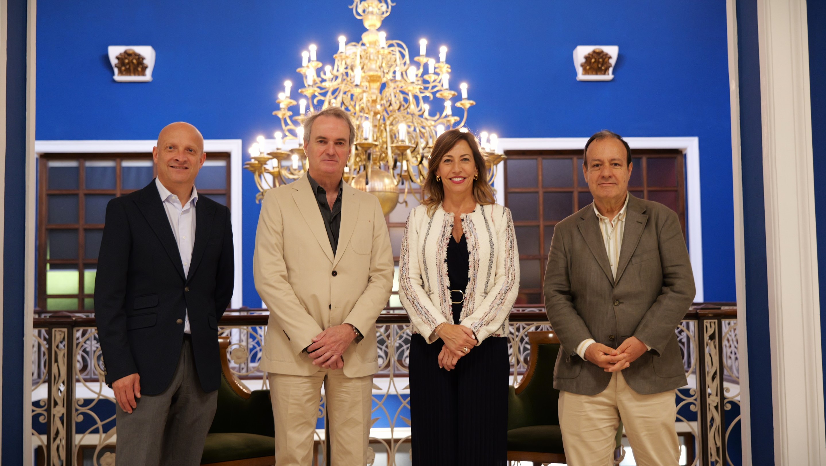 La alcaldesa de Zaragoza visita la Cámara