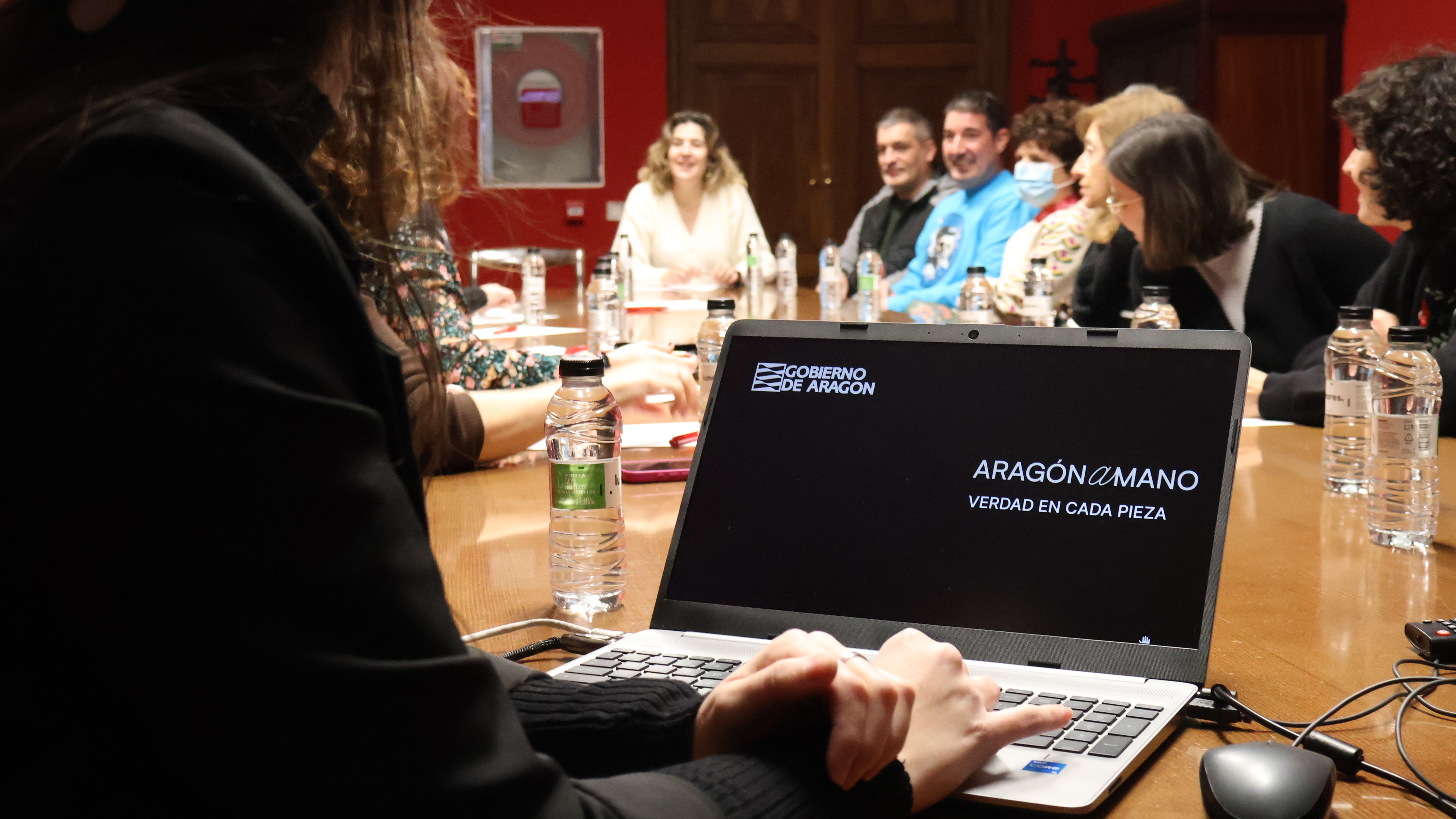 El sector de la artesanía conoce el proyecto ‘Aragón a mano’